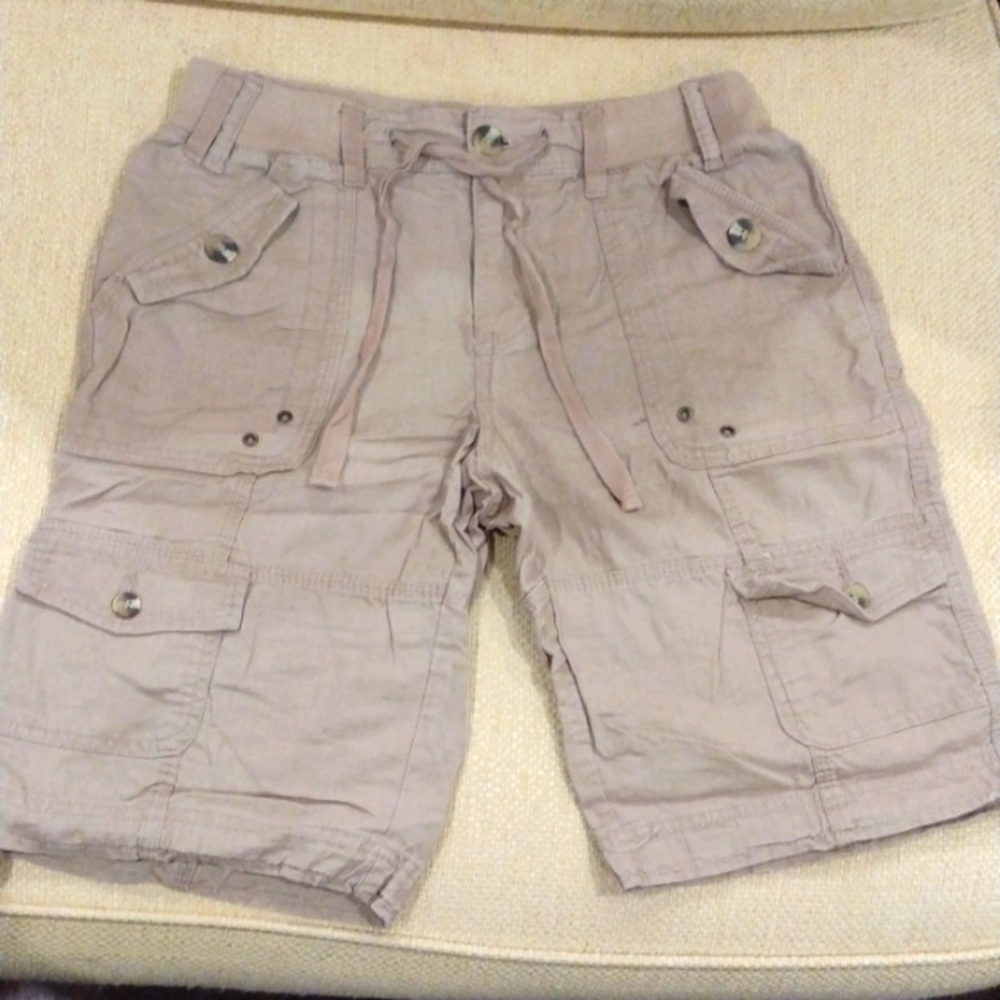 - NWOT* Tan khaki linen cargo shorts